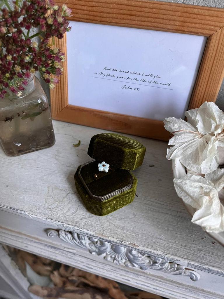 Бархатная коробочка для кольца