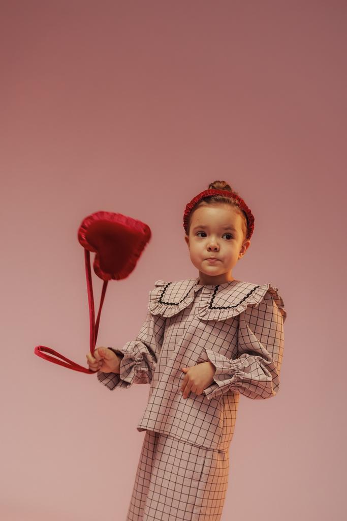 Костюм с чёрным вьюнком