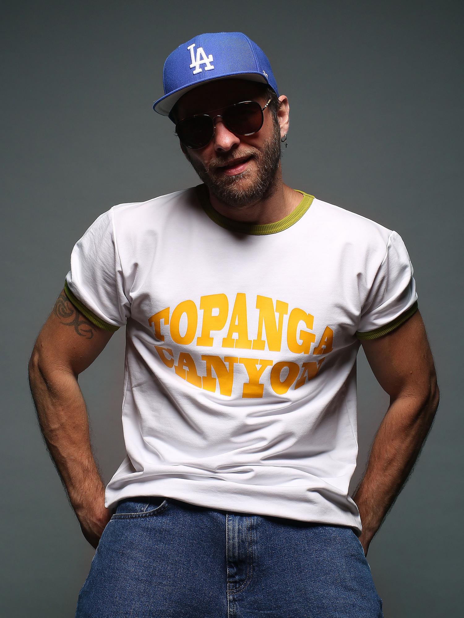 Футболка мужская молоко/гуакамоле.