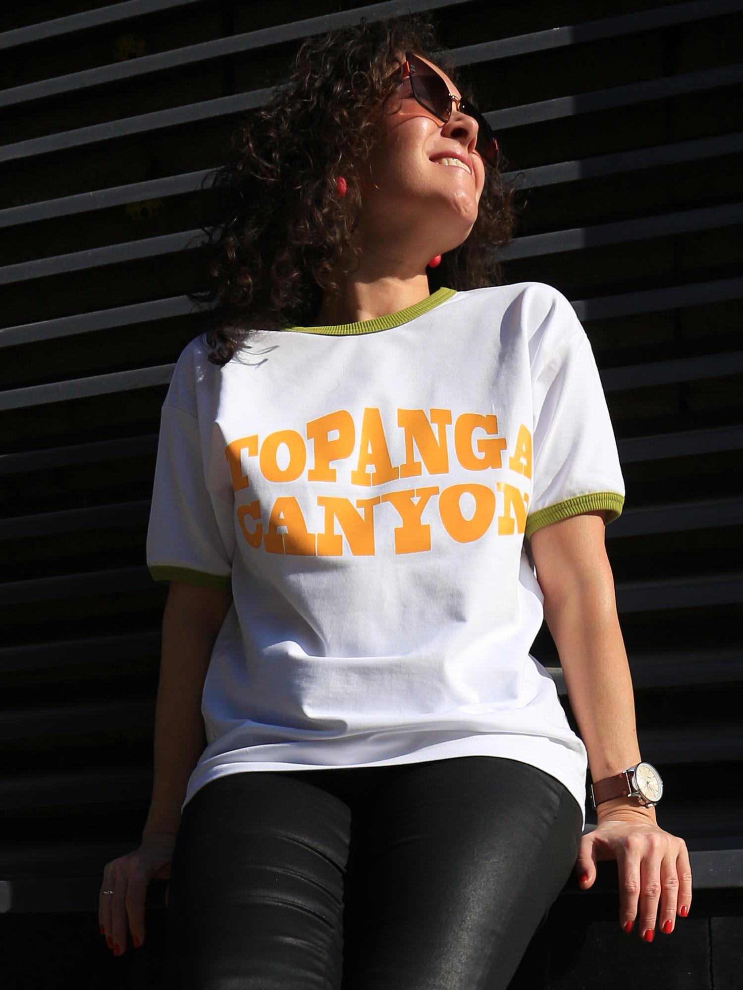 Футболка женская молоко/гуакамоле.