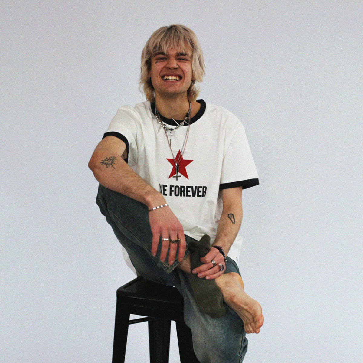 Футболка белая/черный кант Live Forever