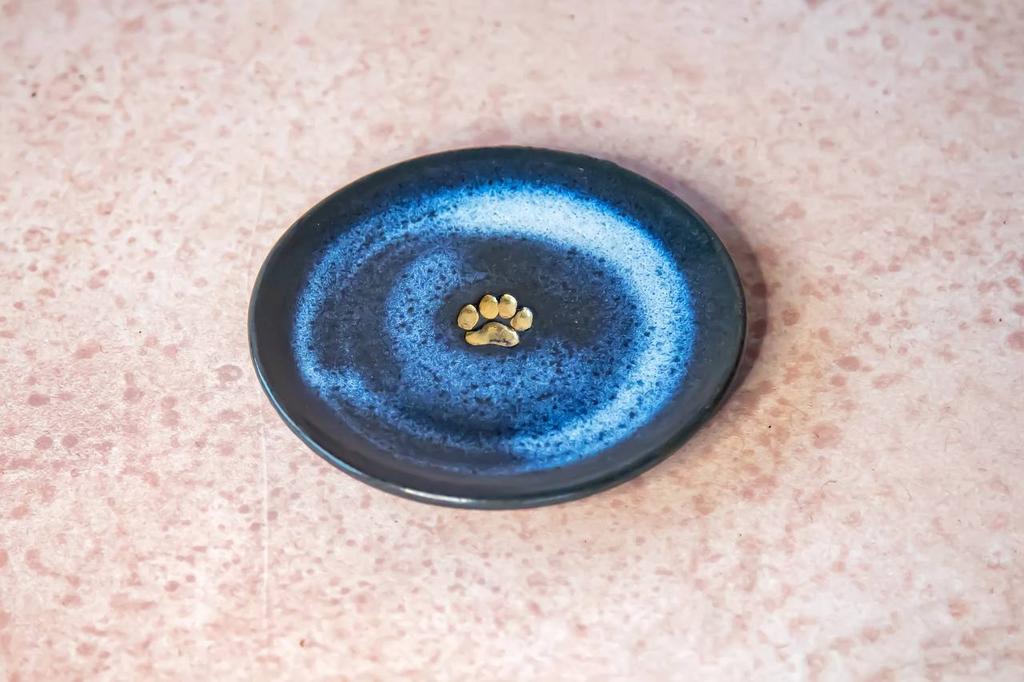 ПЛОСКАЯ МИСКА ДЛЯ МЕЛКИХ ПОРОД СОБАК И КОШЕК "ЛАПОЧКА"