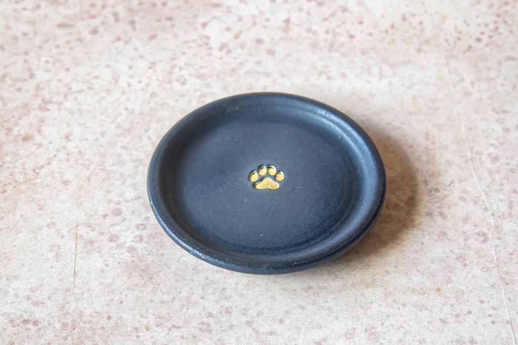 МИСКА ПЛОСКАЯ С ЗОЛОТОЙ ЛАПКОЙ