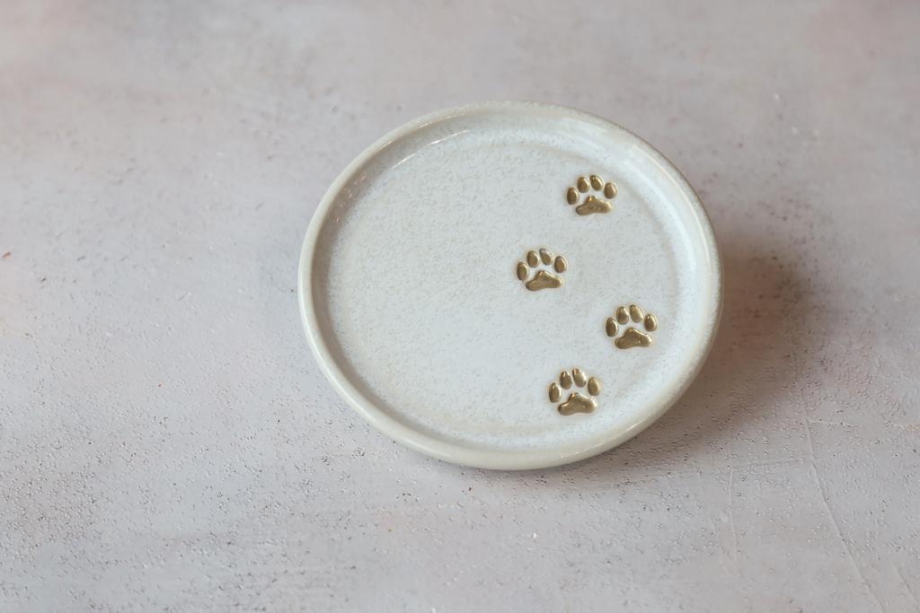 МИСКА ПЛОСКАЯ С ЗОЛОТЫМИ ЛАПКАМИ