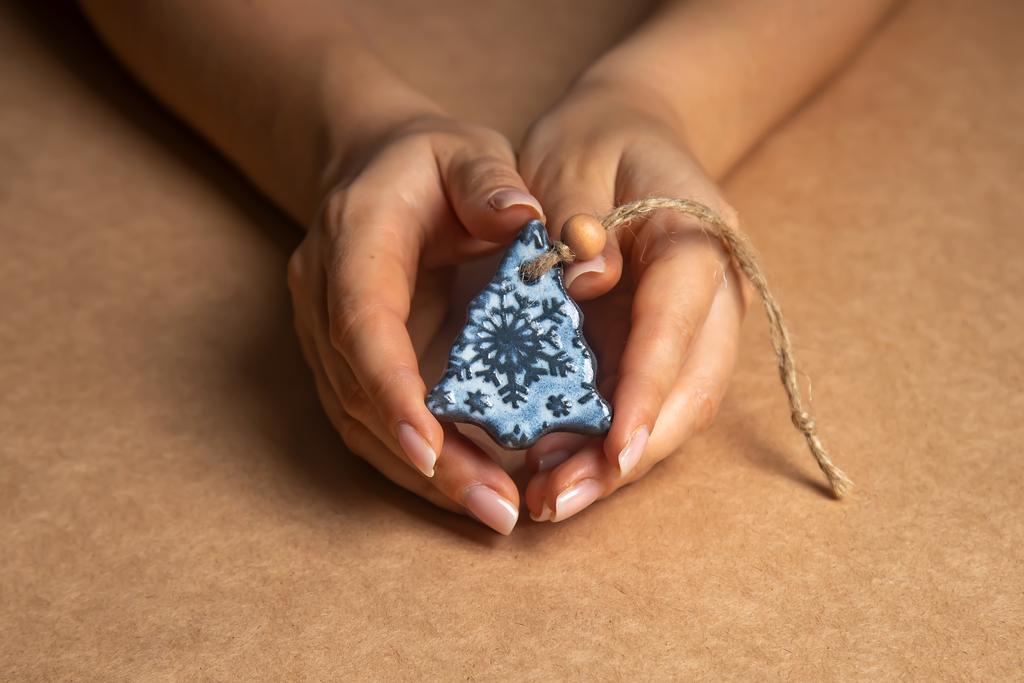 ЁЛОЧНАЯ ИГРУШКА "ЁЛОЧКА"