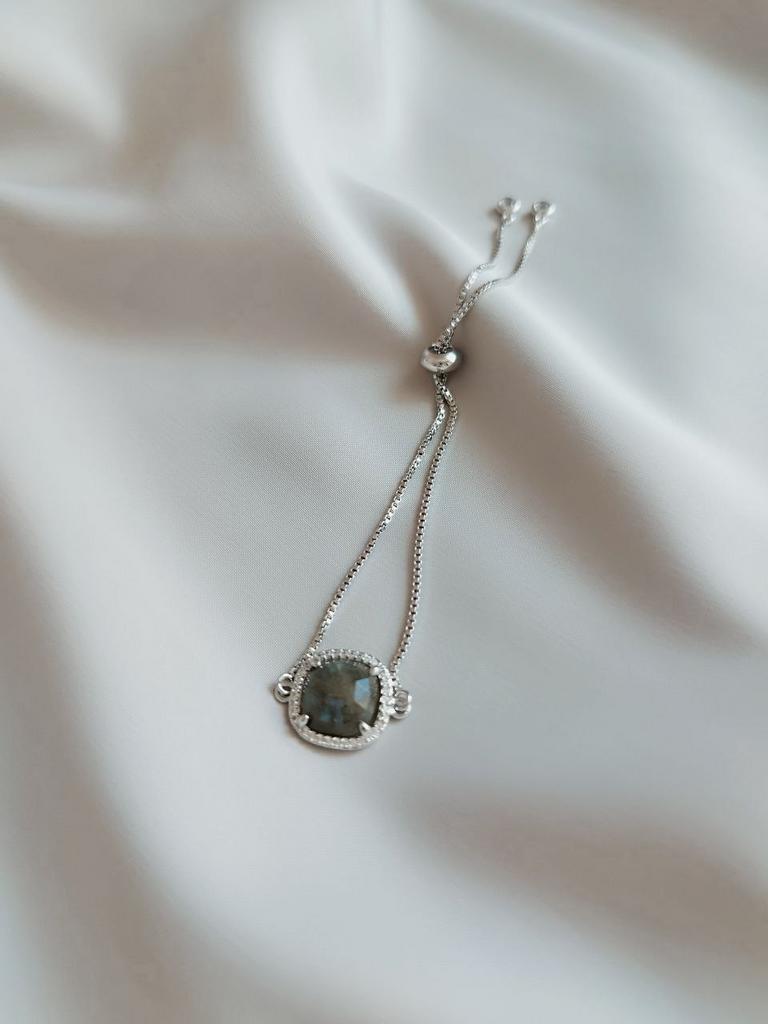 Браслет из лабрадора