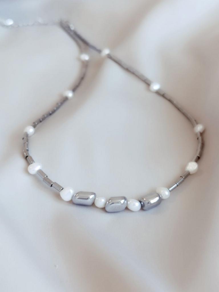 Чокер из жемчуга и гематита