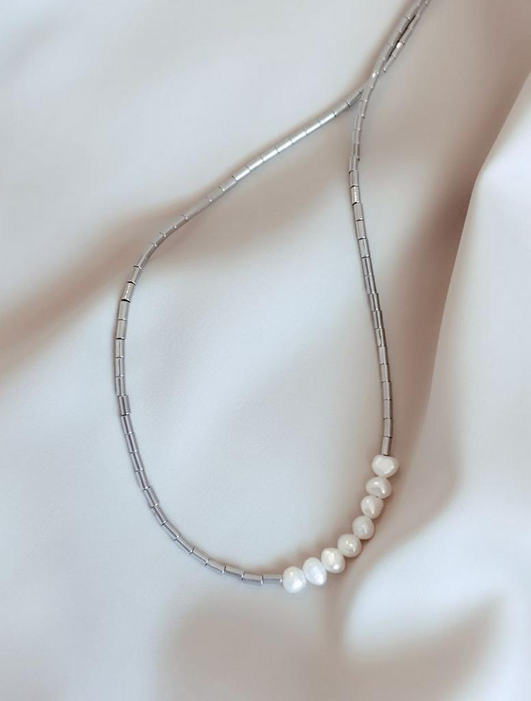 Чокер из жемчуга и гематита