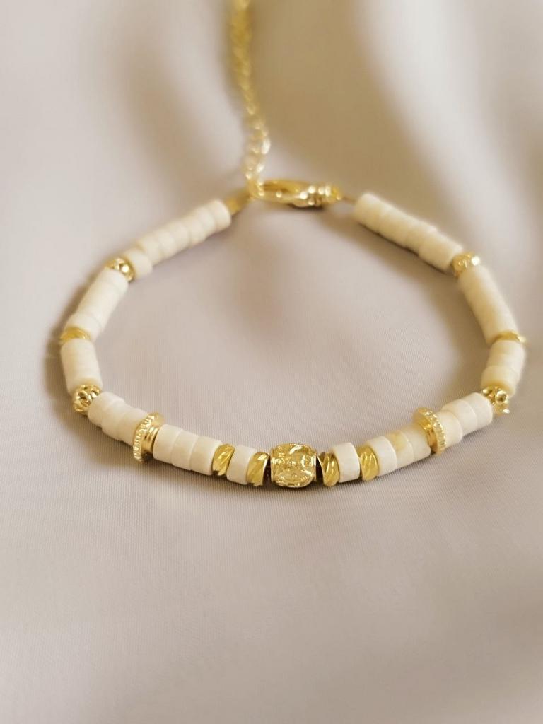 Браслет из говлита