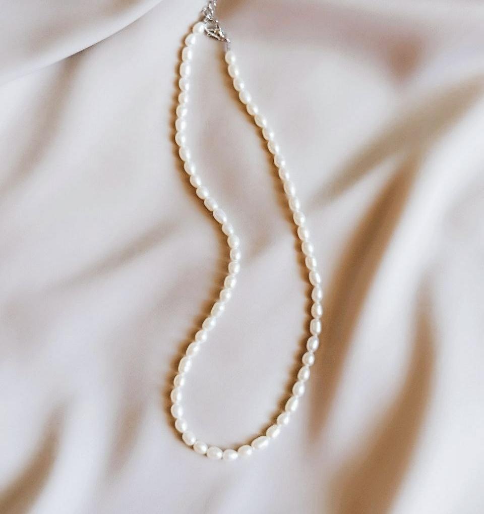 Чокер из жемчуга красивой рисовой формы