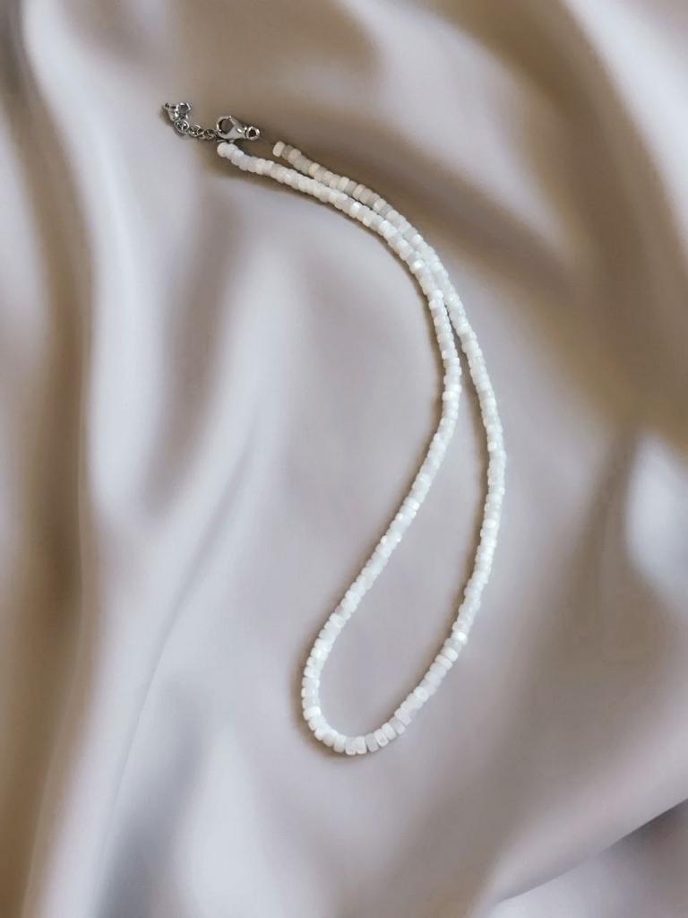 Чокер из перламутра