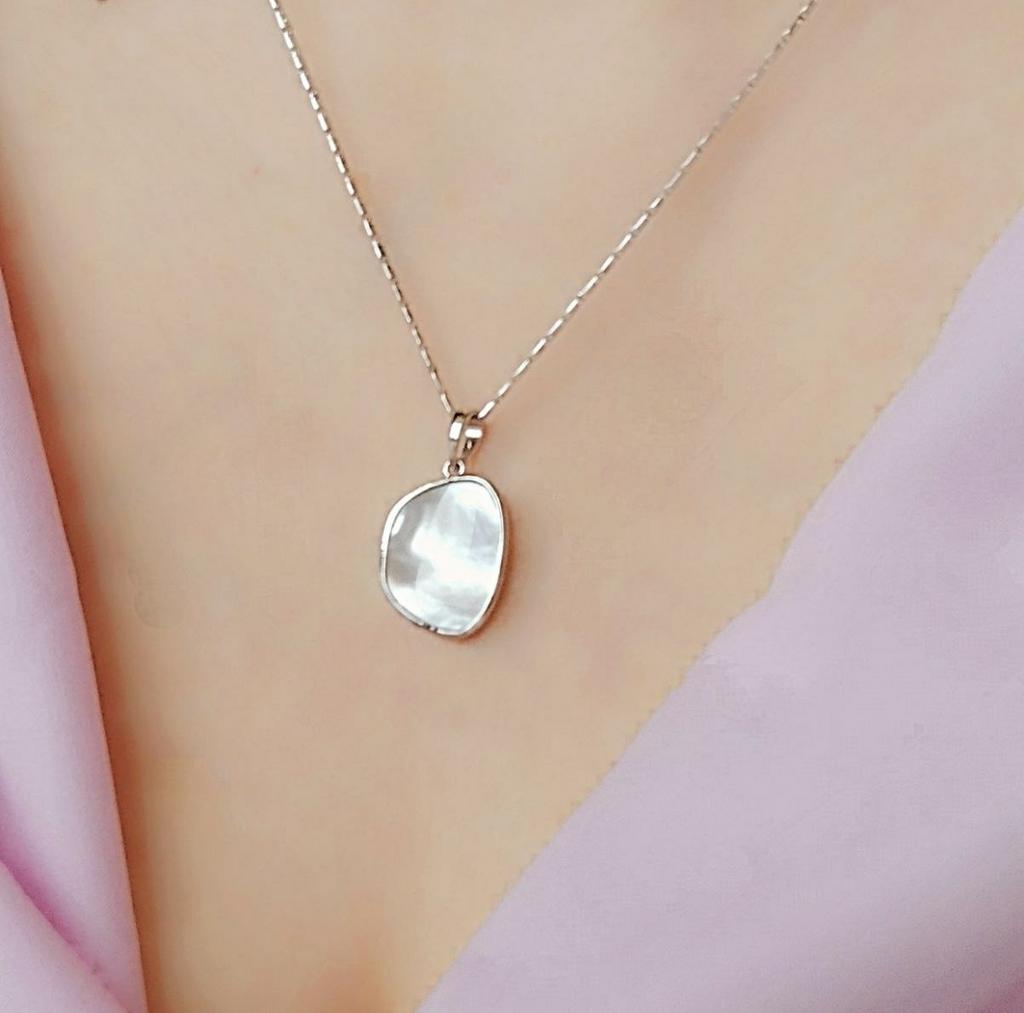 Кулон Гармония из перламутра