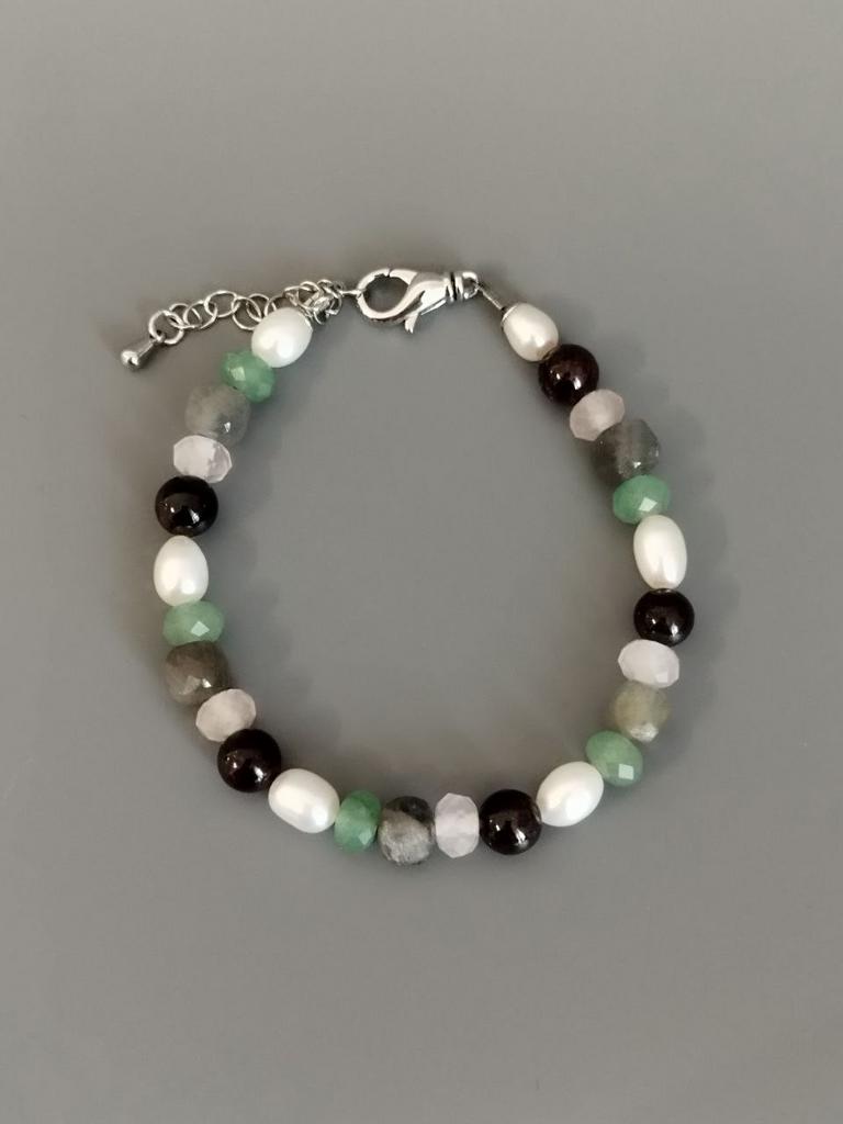 Браслет из микса натуральных камней