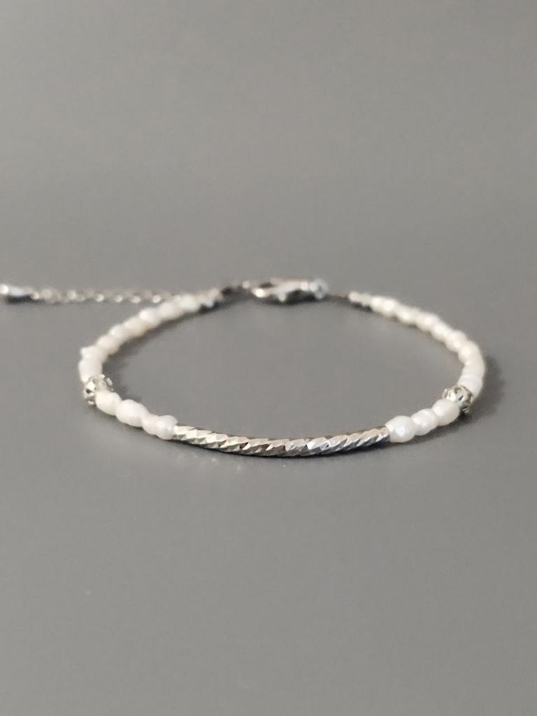 Браслет из барочного мини жемчуга