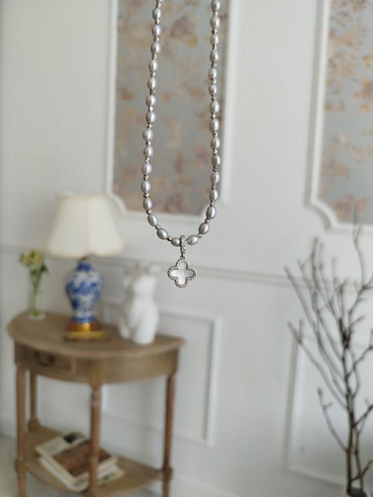 Чокер коллекции Нежность из серого жемчуга со съемной подвеской