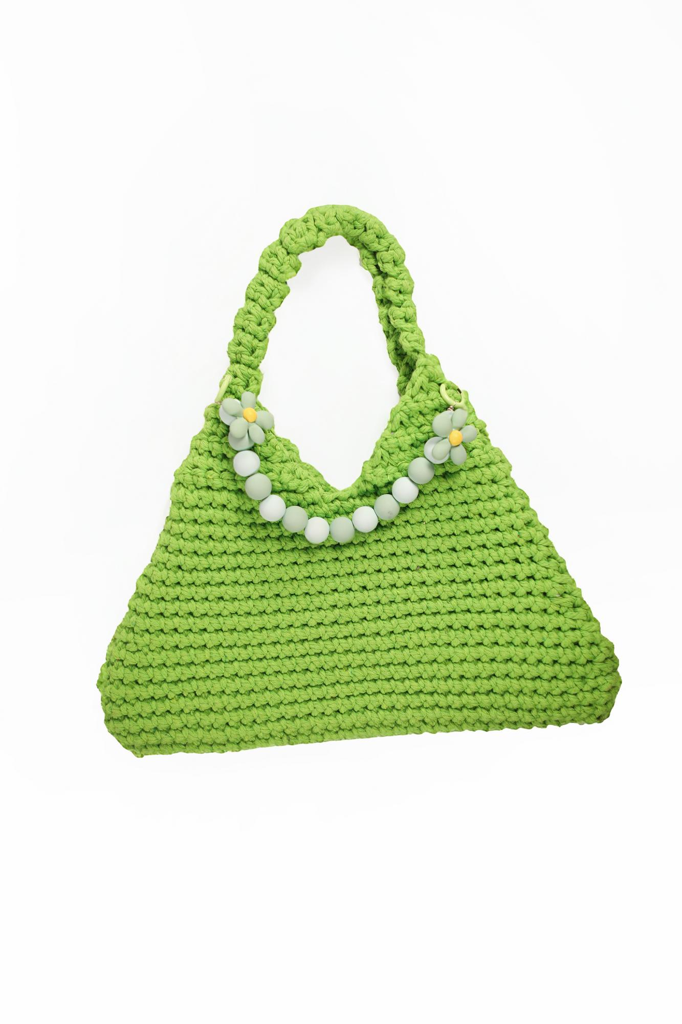 Зеленая треугольная сумка