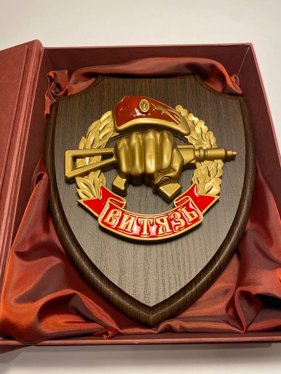 Плакетка Витязь 24х20 см (в подарочной коробке)