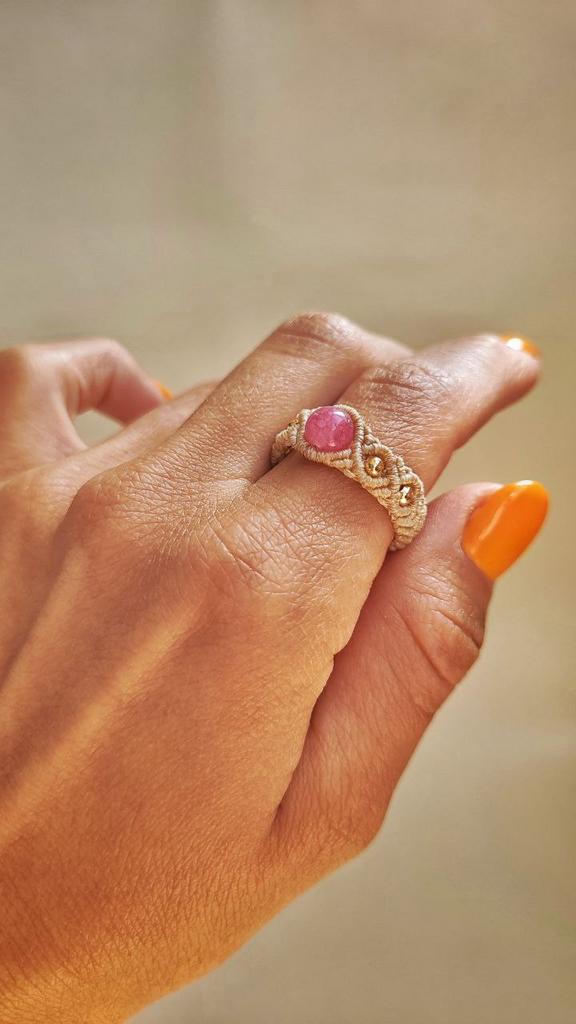 Кольцо с розовым кварцем, латунь, 18.5р