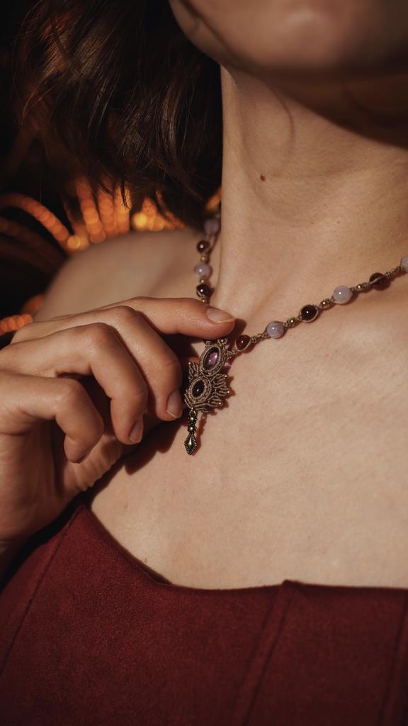 Кулон "Средневековье", аметист и гранат