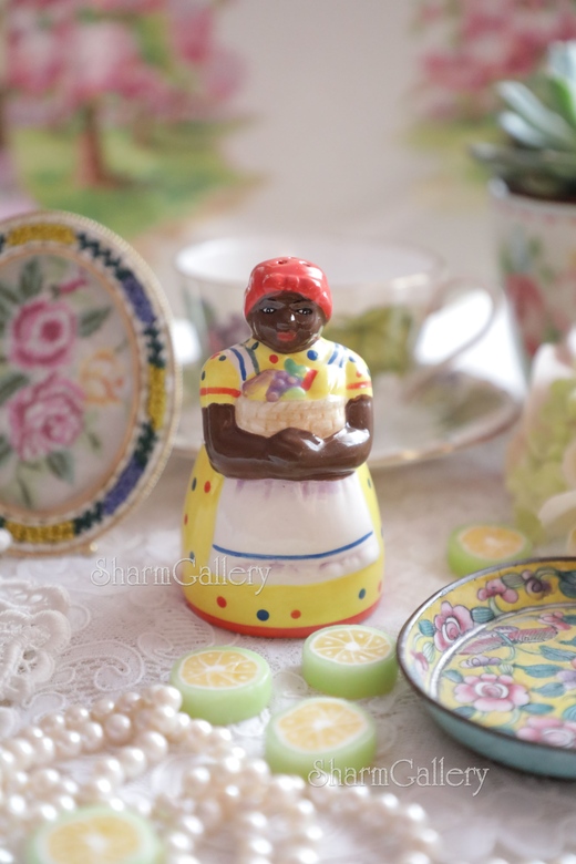 Солонка "Негритяночка с корзиной фруктов"керамика, ручная роспись, Южная Америка