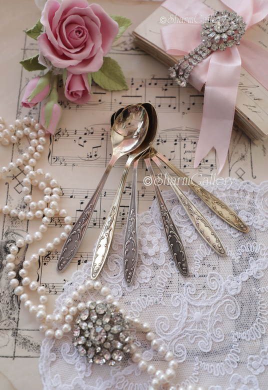 Мельхиоровые чайные ложки в коробке №118. СССР, Кольчугино.