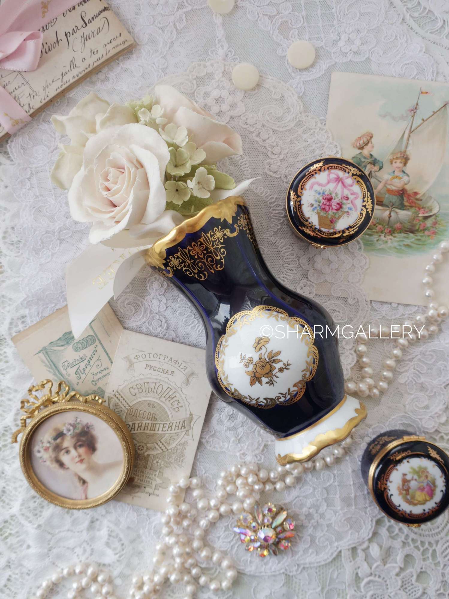 Ваза "Золотая роза", кобальт. Фарфор Weimar (Веймар), Германия