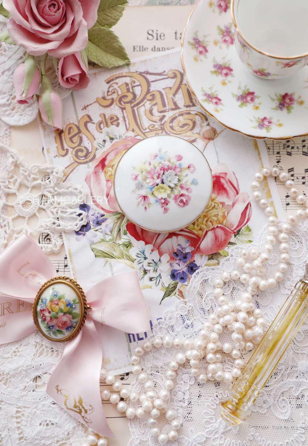 Миниатюрная шкатулка «Нежный букет» фарфор Kaiser, Германия.