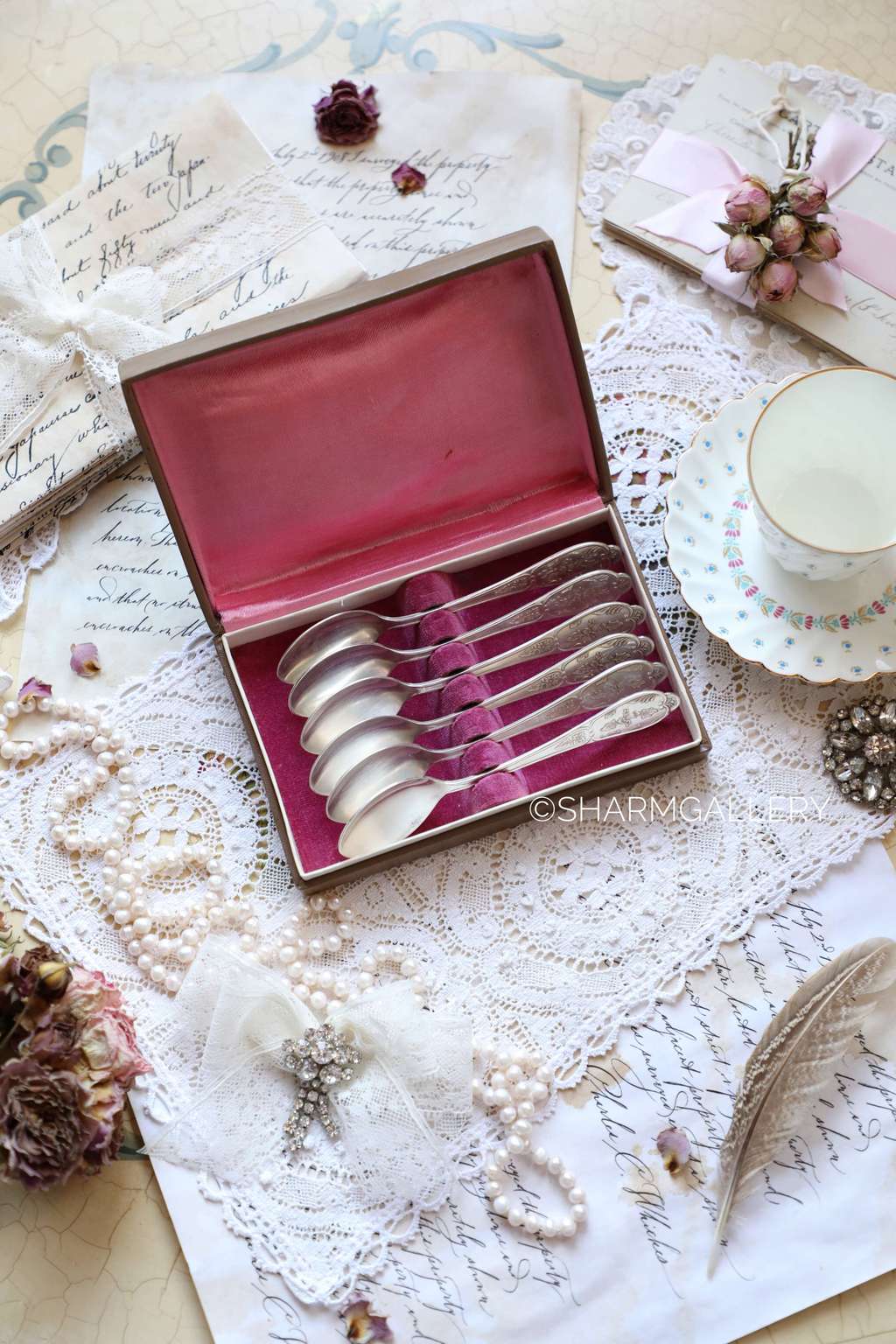 Мельхиоровые чайные ложки в коробке №25. СССР, юммет.