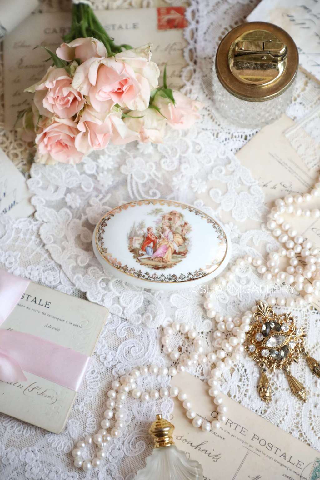 Винтажная овальная шкатулка. Франция, Галантная сцена, фарфор Limoges (Лимож)