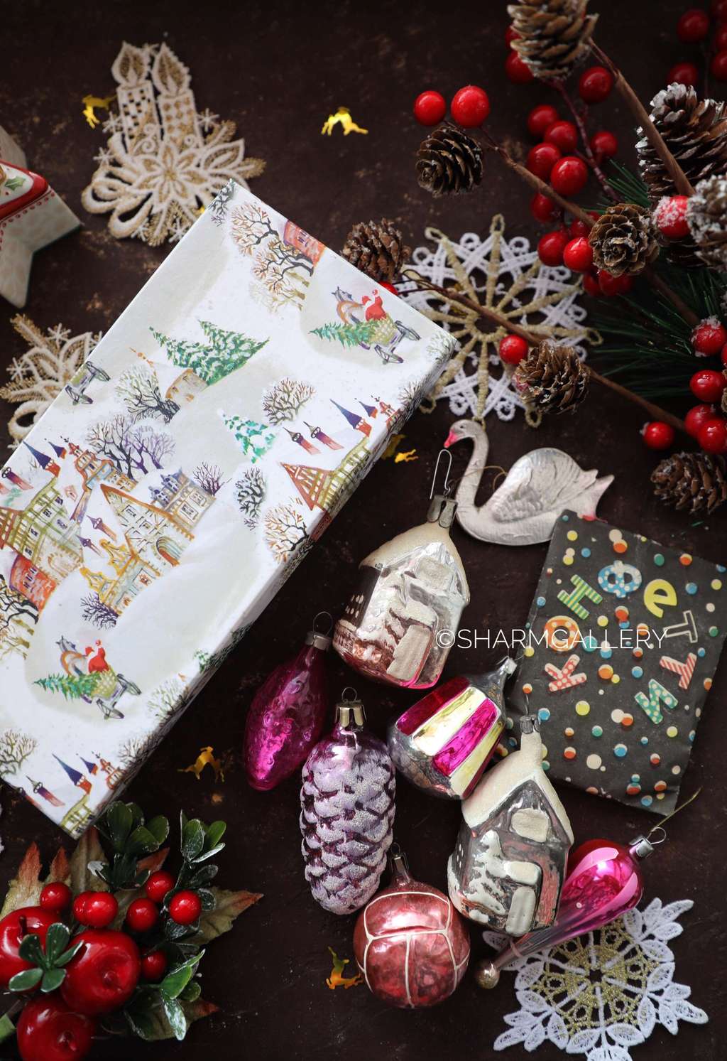 Подарочный набор №116 винтажных елочных игрушек "Подарочный", 8шт. + конфетти СССР.