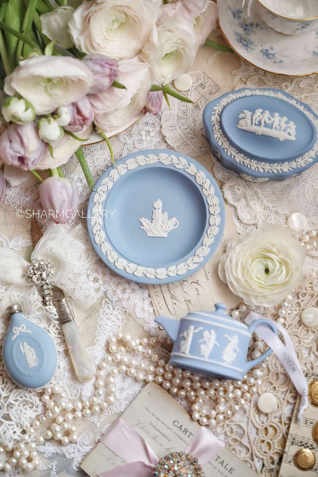 Тарелочка Рождество. Бисквитный фарфор Wedgwood, Англия.