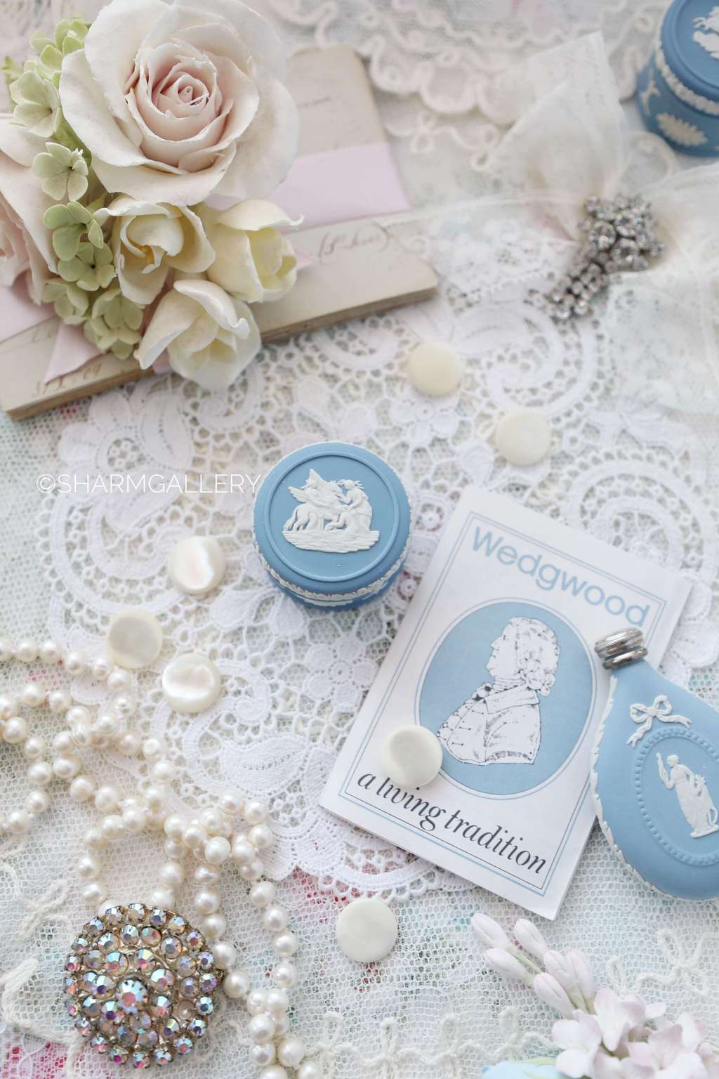 Шкатулка/таблетница, бисквитный фарфор Веджвуд, Wedgwood Англия.