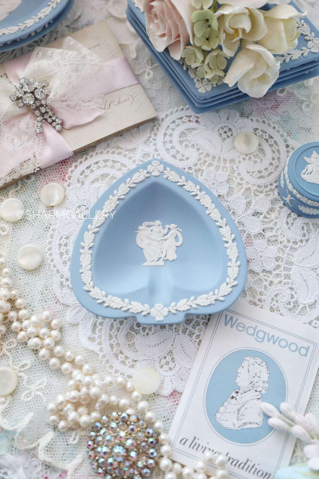 Тарелочка «Карточные масти» Пики, бисквитный фарфор Wedgwood, Англия.