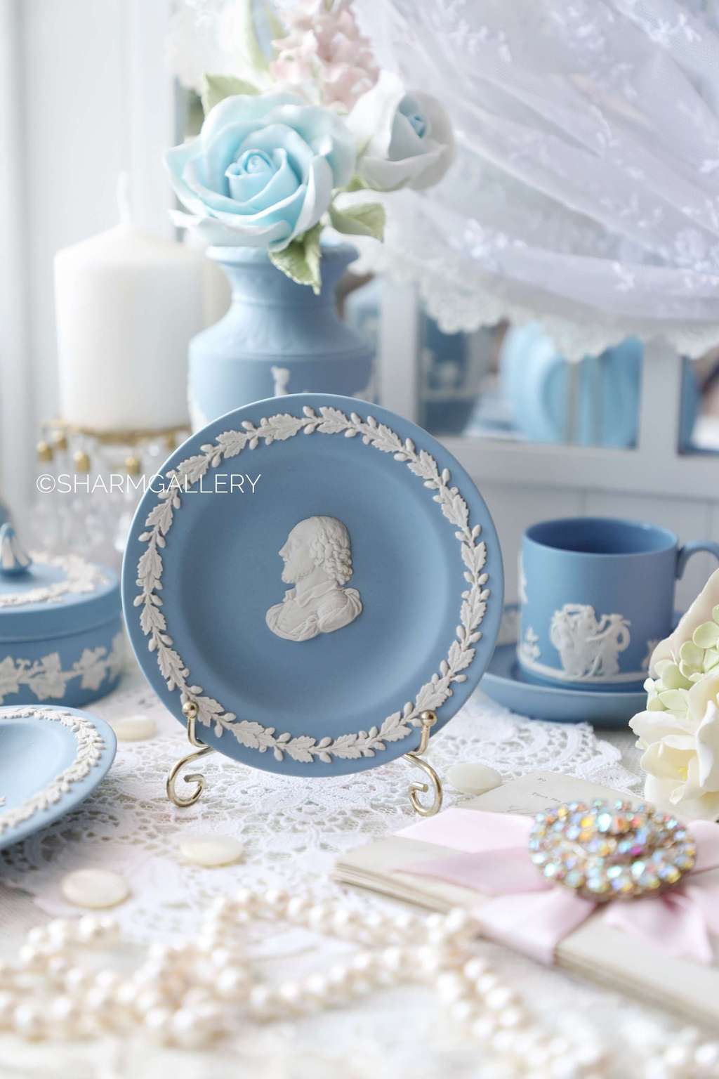 Тарелочка декоративная. Бисквитный фарфор Wedgwood, Англия.