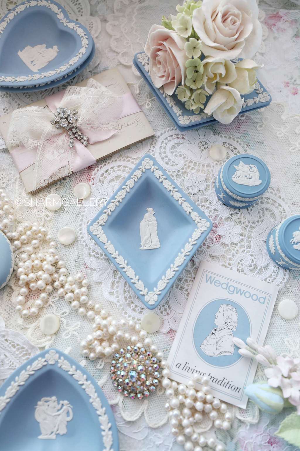 Тарелочка «Карточные масти» Буби, бисквитный фарфор Wedgwood, Англия.