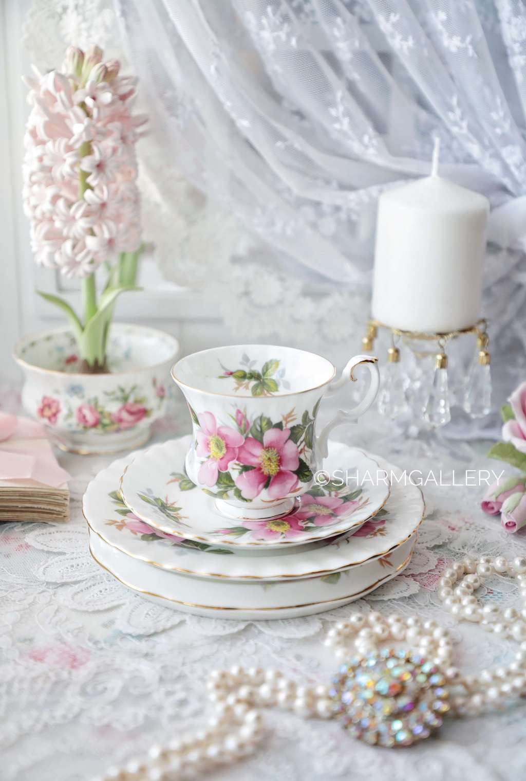 Кофейное трио + поднос «Королевский шиповник», фарфор Royal Albert, Англия 1970г.