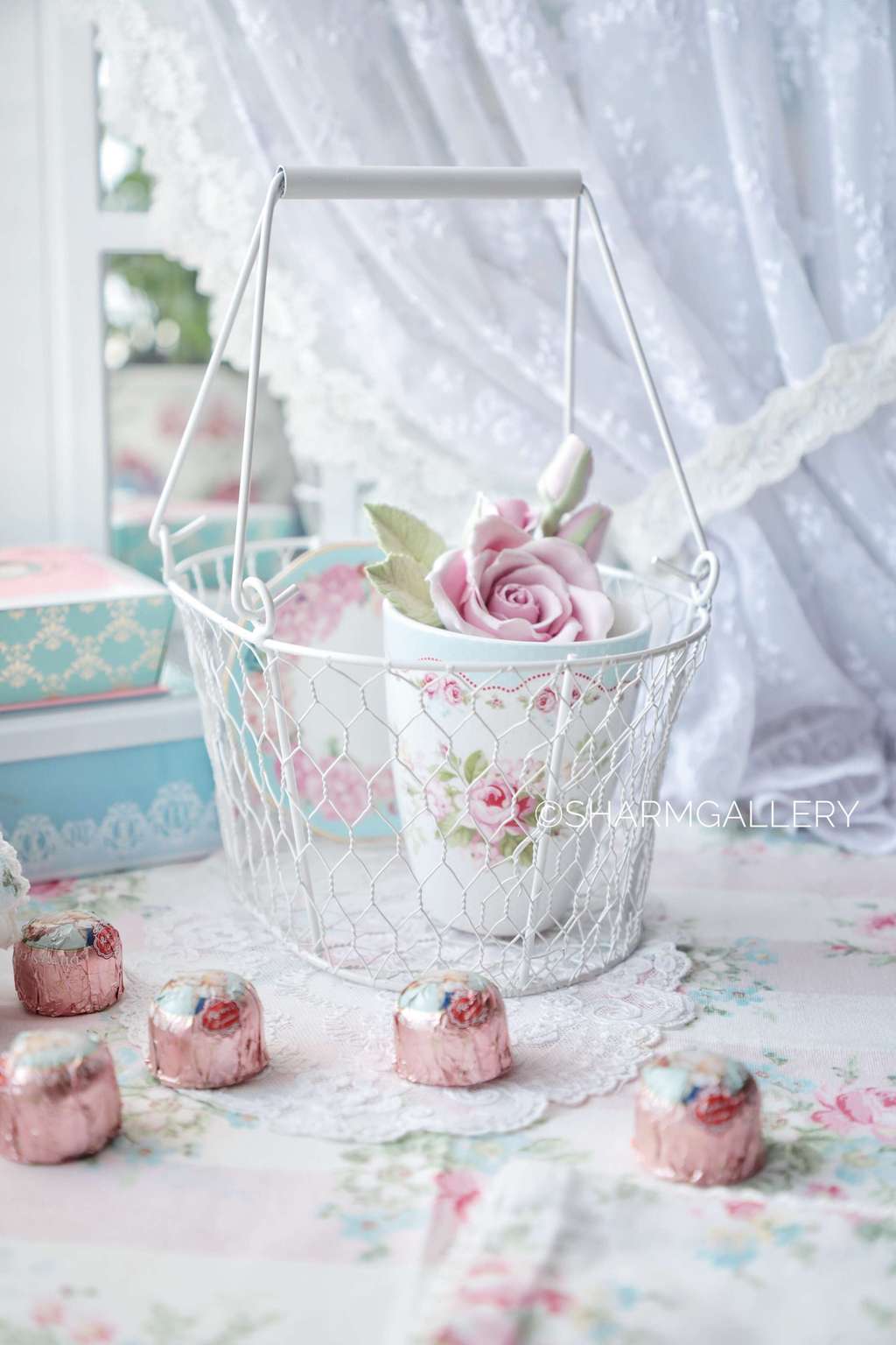 Металлическая корзинка для яиц, Франция.