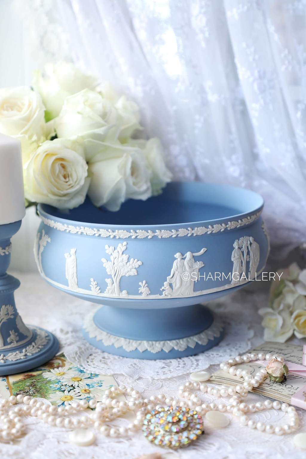 Большая ваза на ножке для фруктов, бисквитный фарфор Веджвуд, Wedgwood Англия.