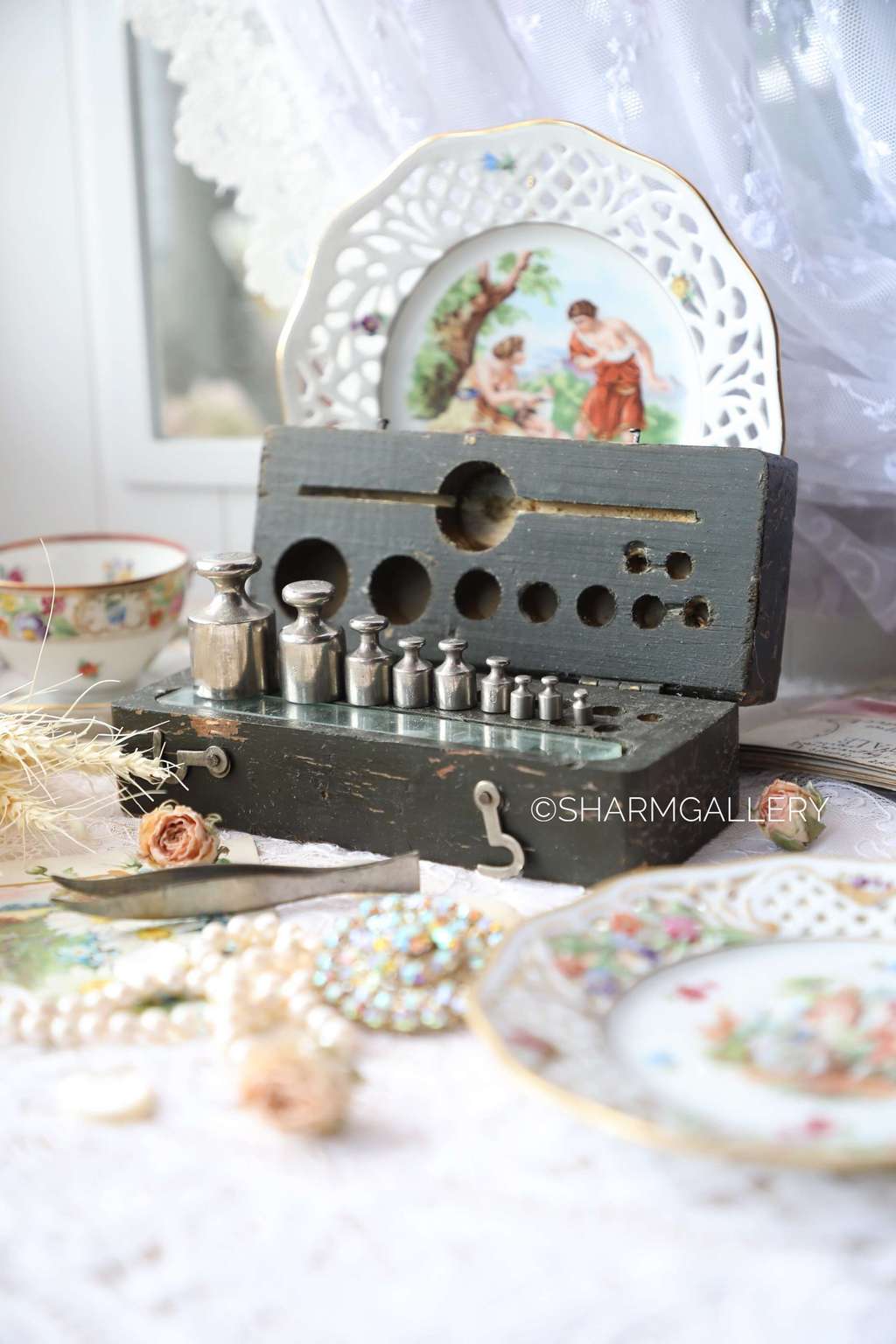 Набор разновесов "Аптекарский". Гири в деревянной коробке 1946г., СССР. Гирьки.