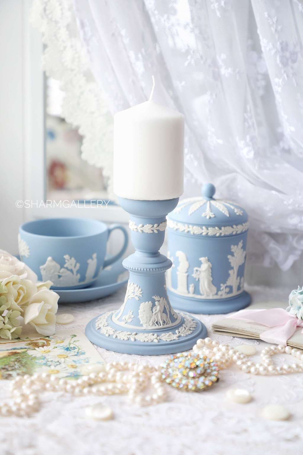 Крупный подсвечник бисквитный голубой фарфор Веджвуд/Wedgwood Англия.