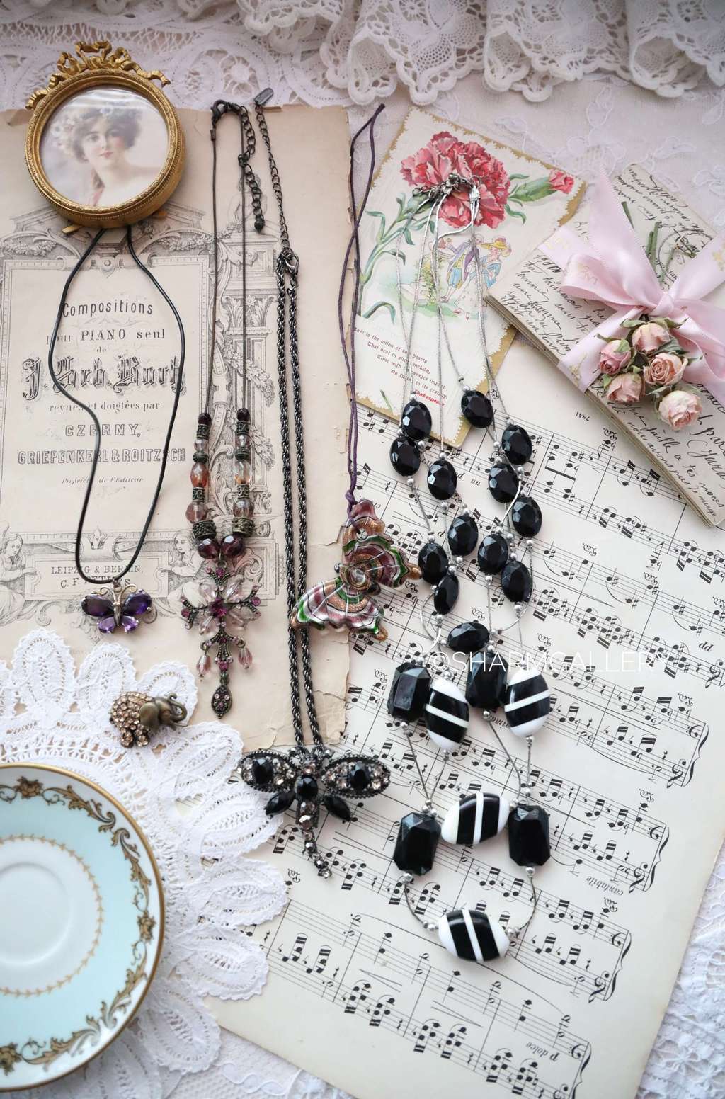 Набор винтажной бижутерии одним лотом! 6шт. в подарочной коробке