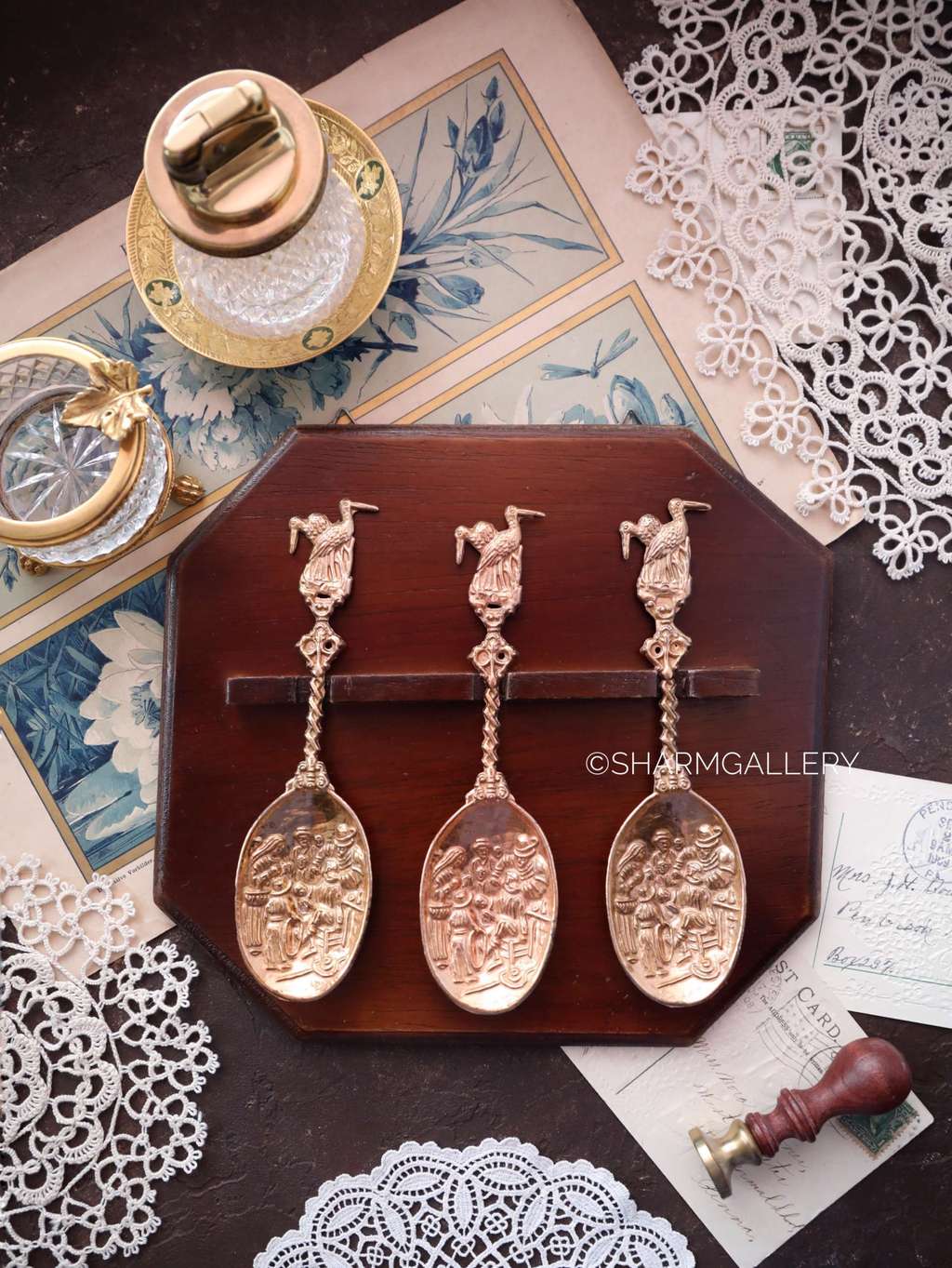 Настенное декоративное деревянное панно с ложками для насыпания чая, Германия.