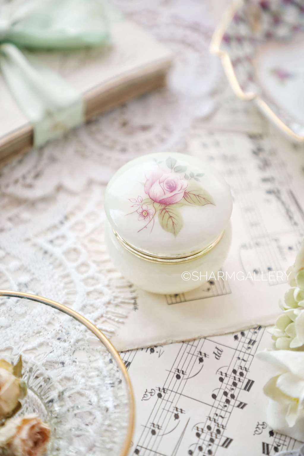 Шкатулка алебастр «Роза» Италия, 1990гг.