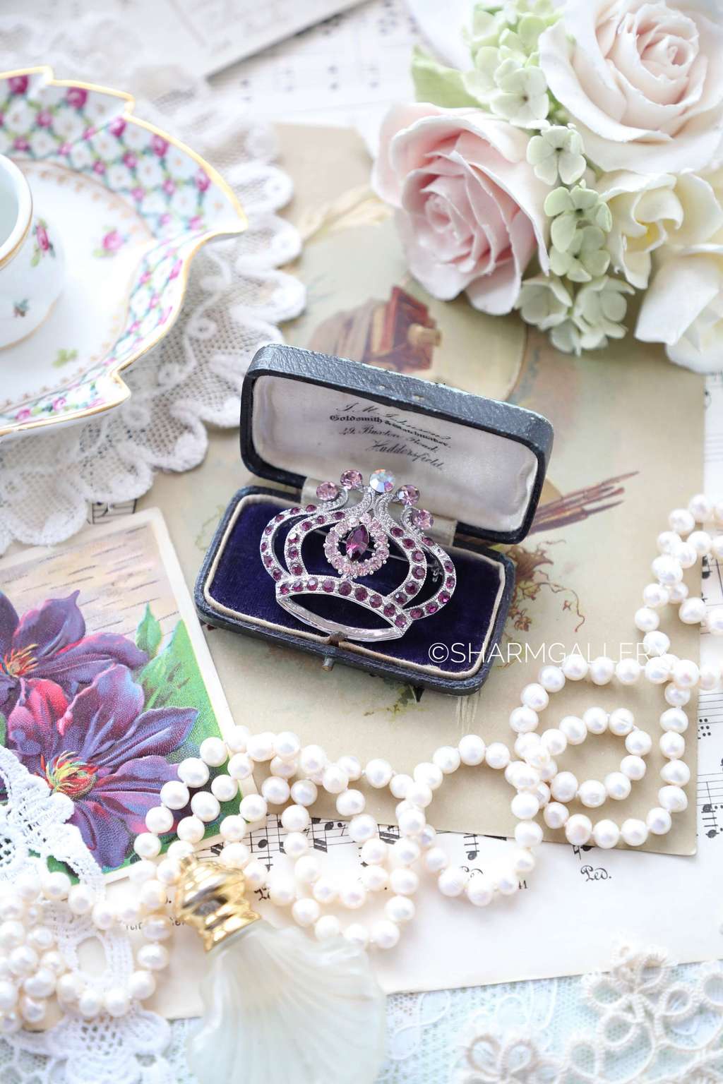 Брошь Корона сиреневая. Винтаж.