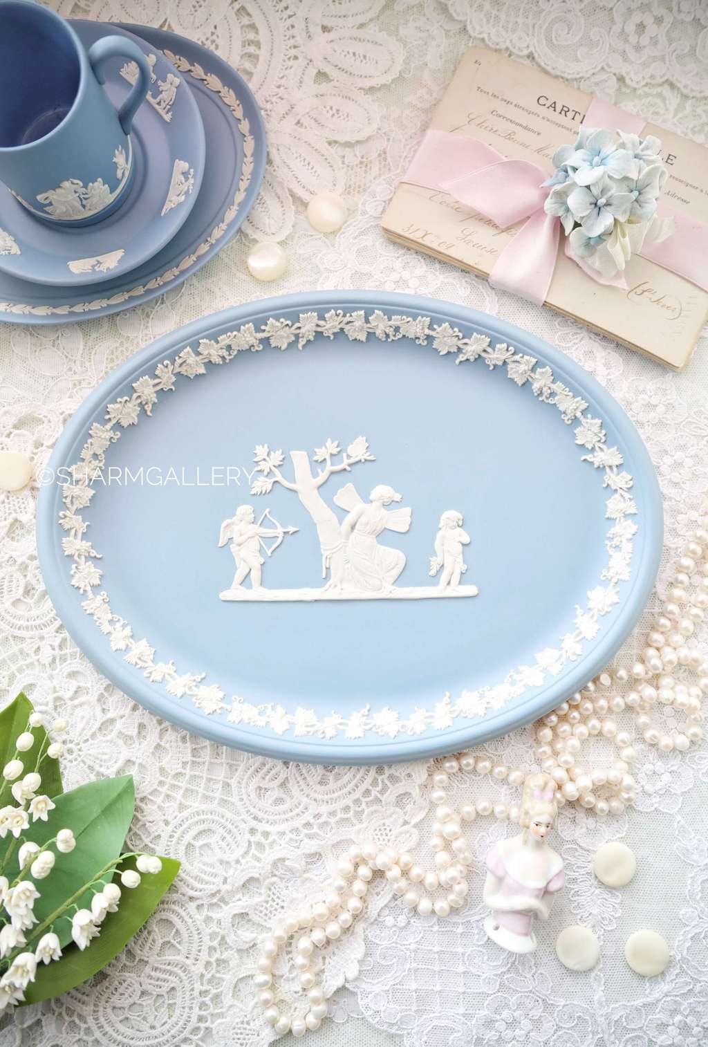 Овальное блюдо - поднос  25см. бисквитный голубой фарфор Веджвуд/Wedgwood Англия.