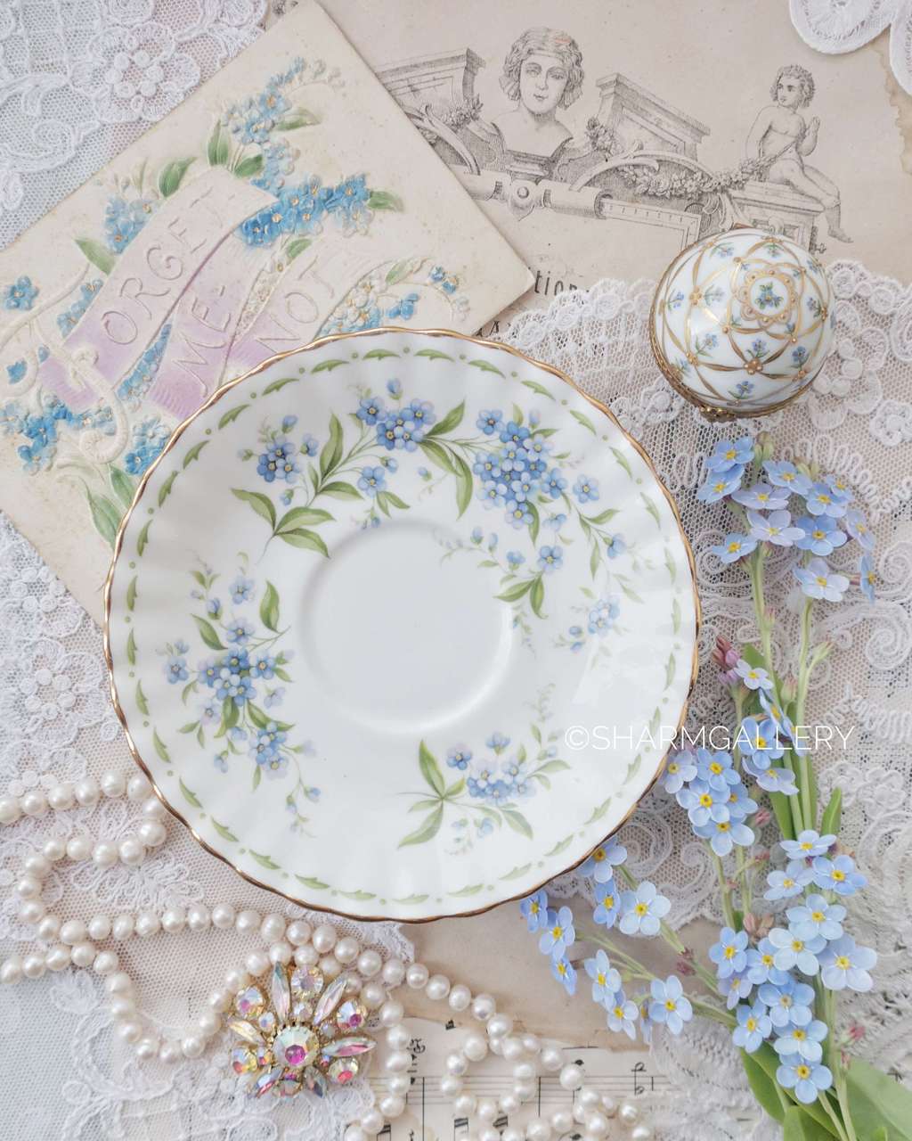 Блюдце Незабудки/Forget me not 14см., костяной фарфор Royal Albert, Англия.