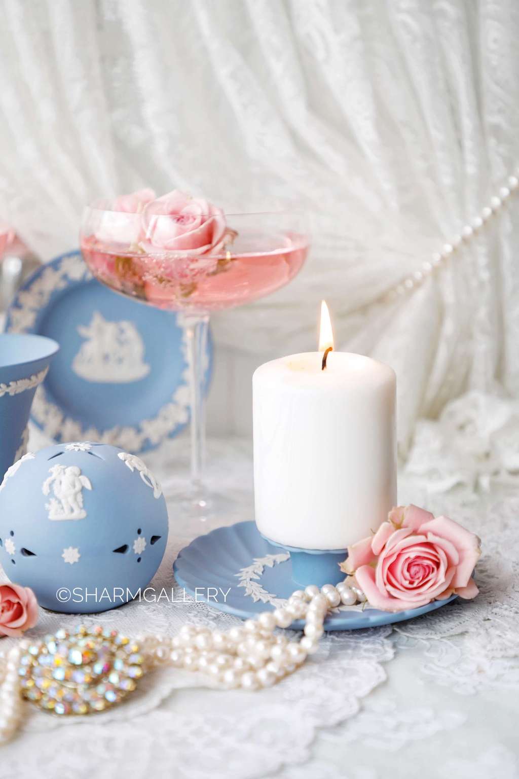 Подсвечник голубой бисквитный фарфор Веджвуд/Wedgwood, Англия.