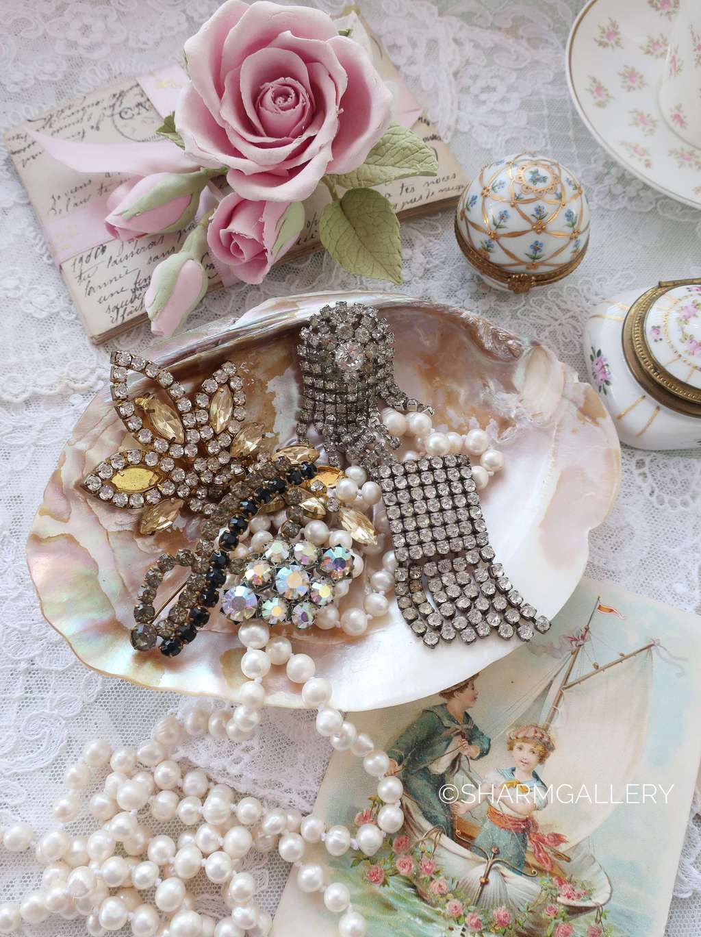 Набор винтажных брошей со стразами 5шт., Чехословакия.