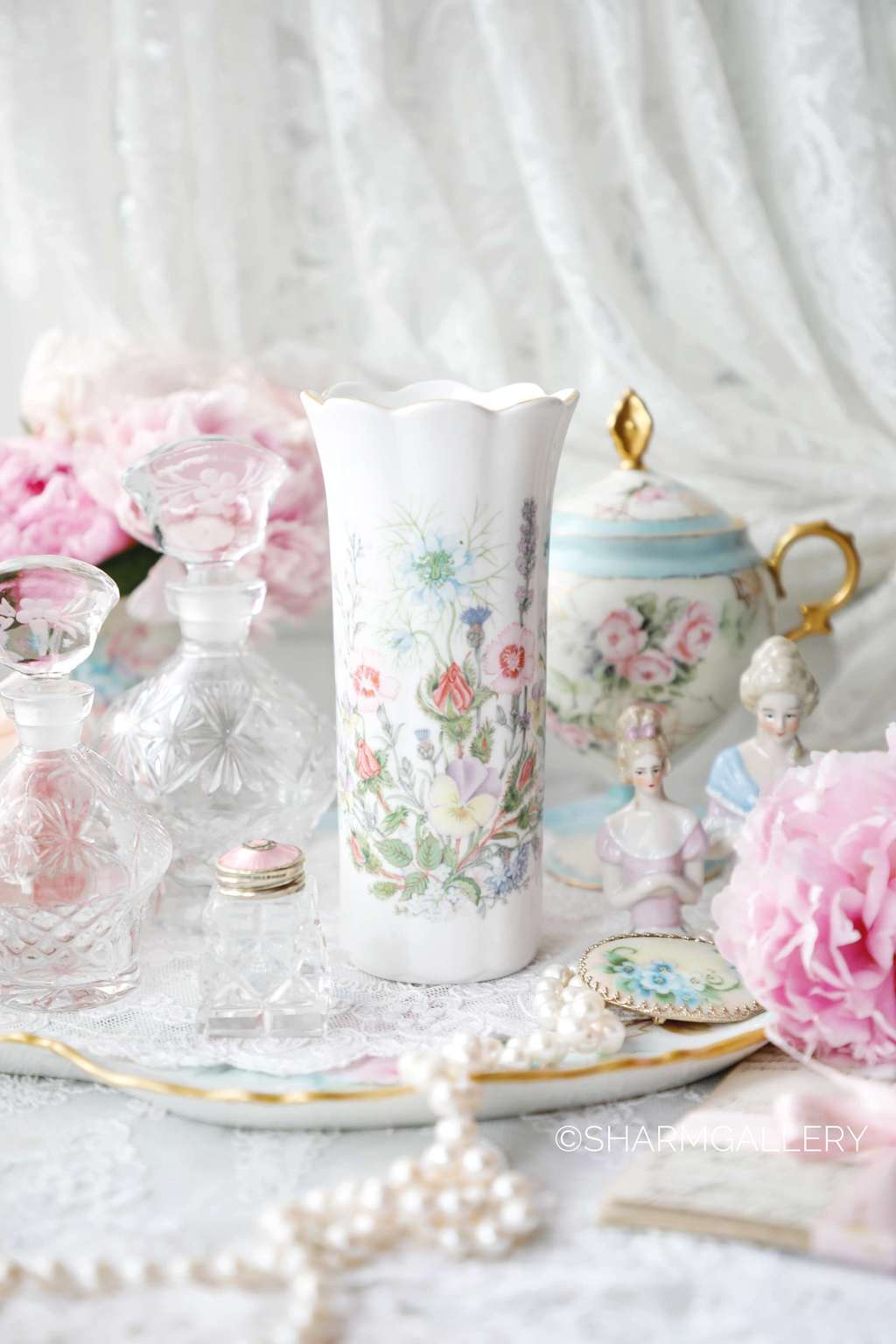 Ваза для цветов Wild Tudor 14,5см., костяной фарфор Aynsley, Англия