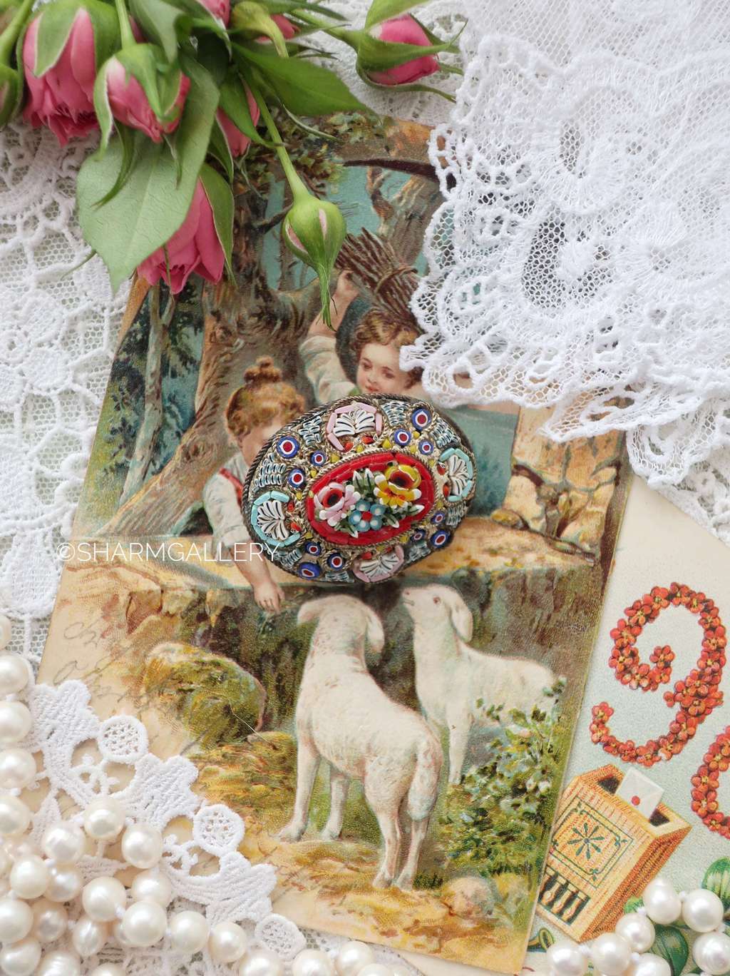 Старинная овальная брошь микромозаика Италия.